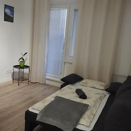S Vyhladom J&k Apartament
