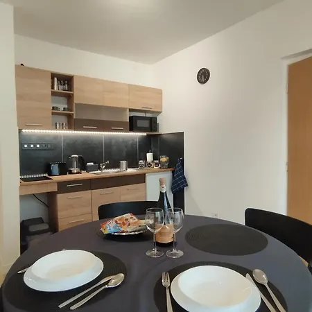S Vyhladom J&k Apartament Łuczeniec